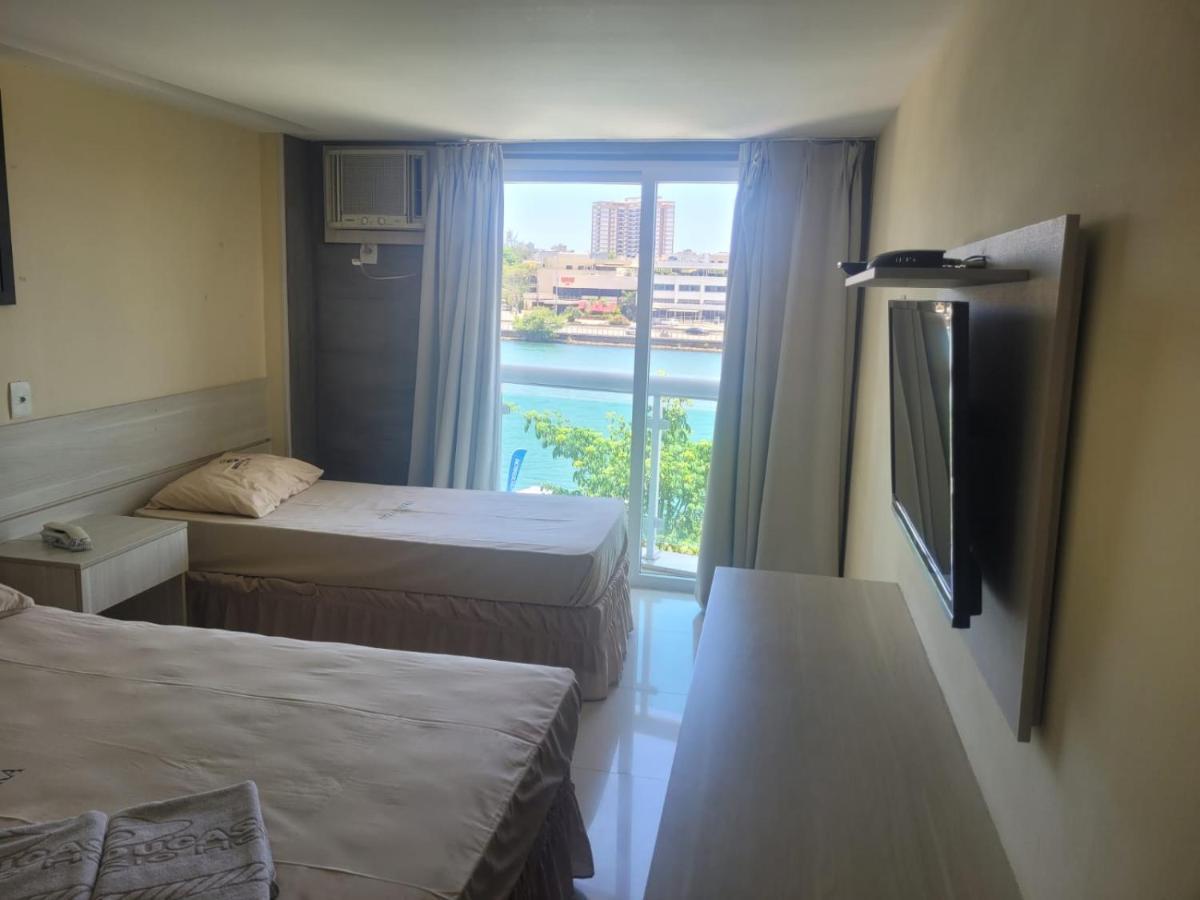 Quarto Triplo com Vista Lago