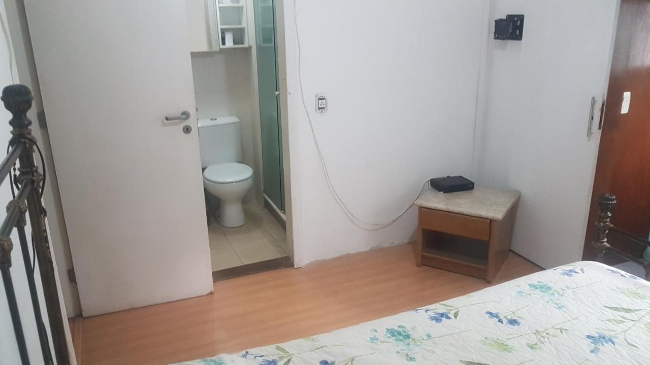 Quarto Standard com 2 Camas de Solteiro e Banheiro Compartilhado