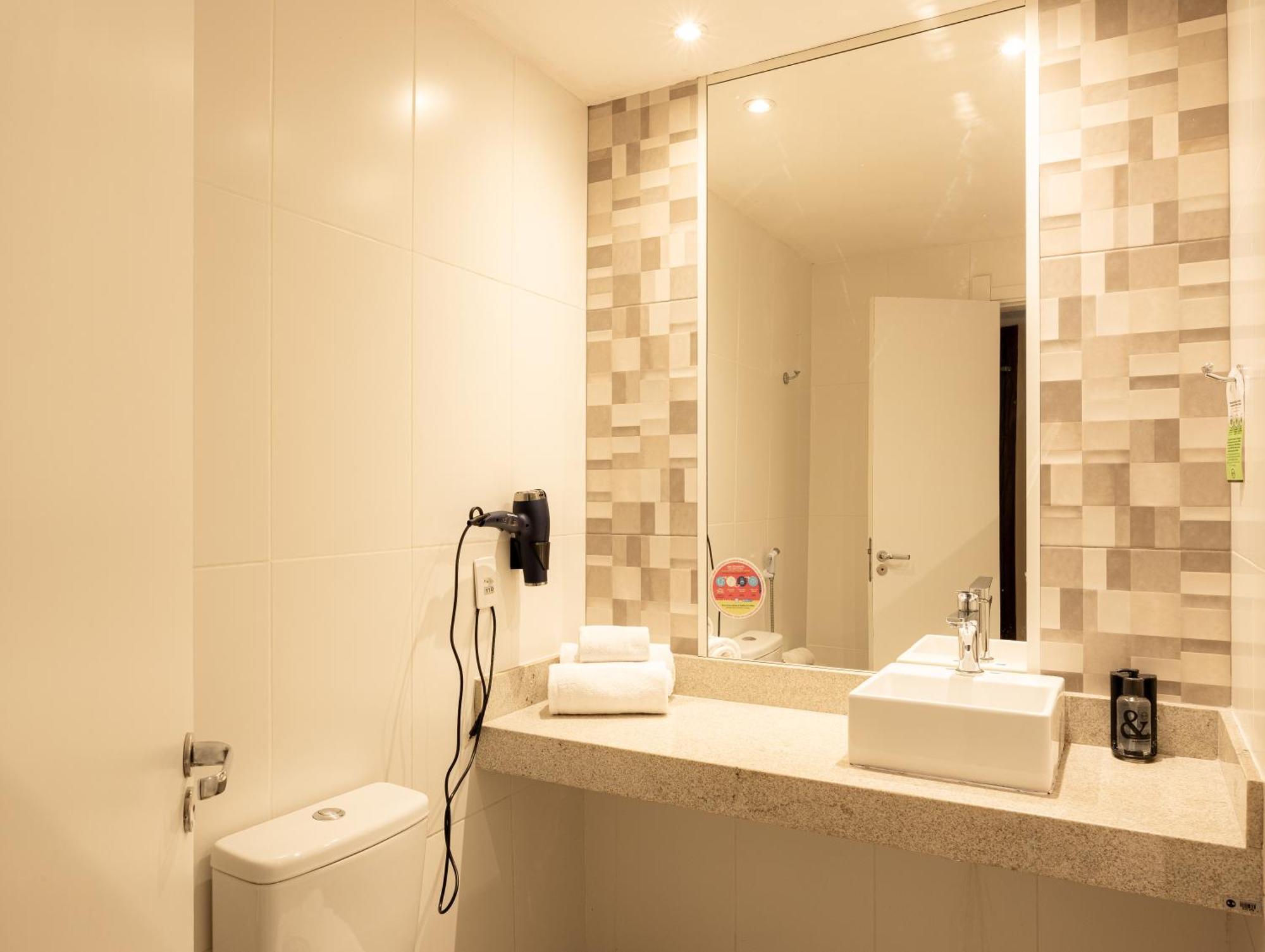 Quarto Twin Standard