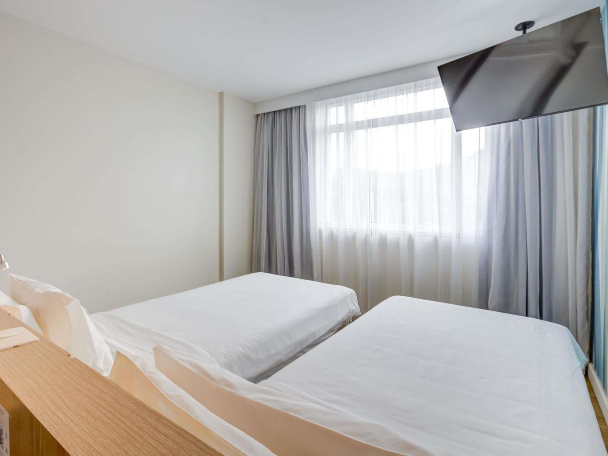 Quarto Twin Standard