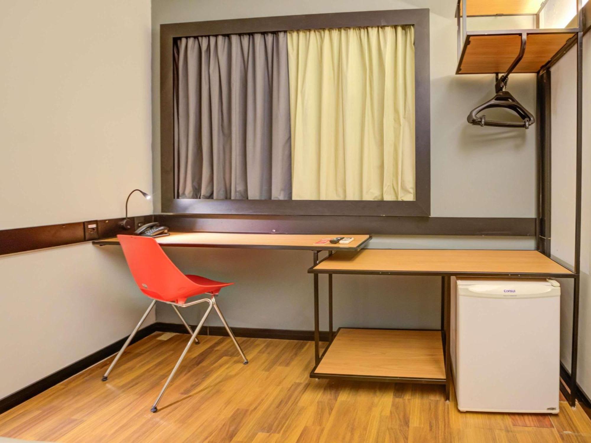 Quarto Standard com Cama de Casal e Vista Mar