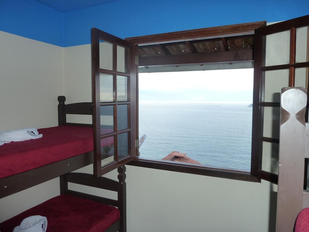 Cama em Dormitório Misto com 6 Camas