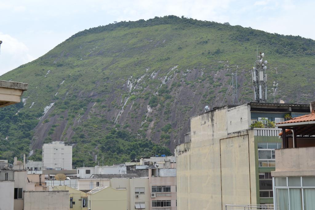 Apartamento de 1 Quarto com Varanda