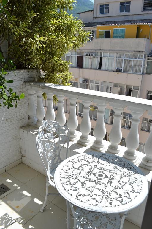 Apartamento de 2 Quartos com Varanda