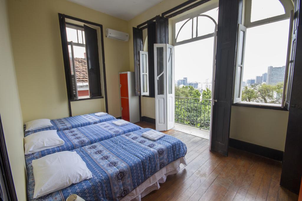Quarto Triplo com Vista Mar