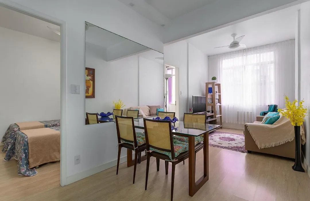 PERFEITO 2 Quartos a pé Praia de Copacabana, wifi, ar, lavanderia e cozinha completa-1