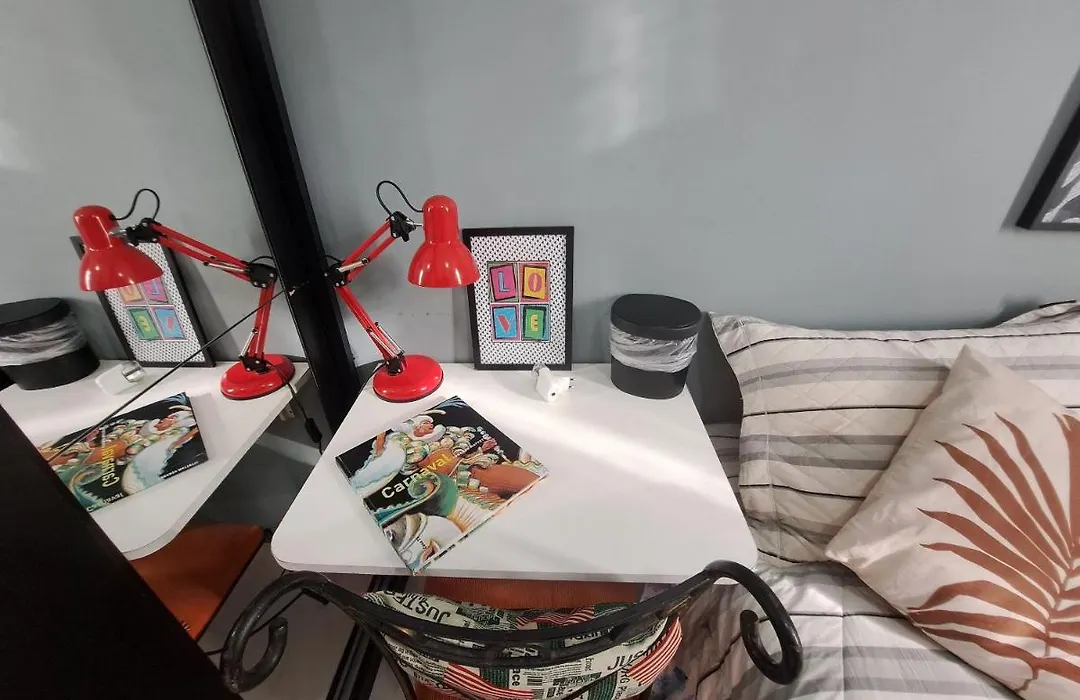 Quarto privativo no melhor de Botafogo com Anfitriã - home with host-1