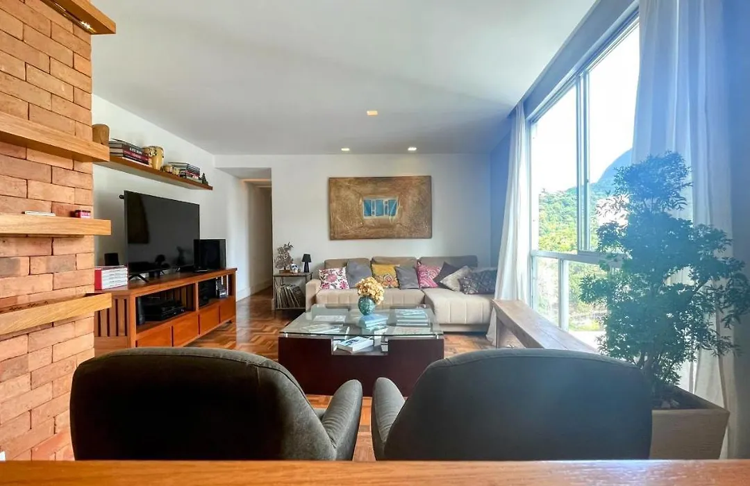 Amplo e iluminado apartamento na Gávea-1