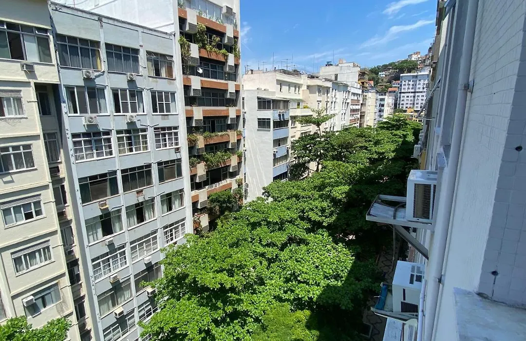 STUDIO COMPLETO na praia de COPACABANA, perto Ipanema Gal Osório, com ar, wifi, netflix, até 3 pessoas, pauloangerami SF138-1