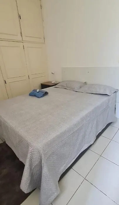 Quarto e sala em Copacabana-1