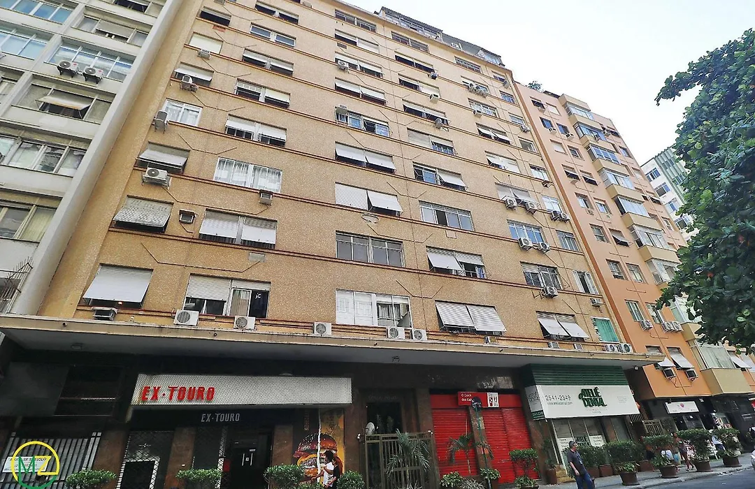 Belo 2 quartos para 6 pessoas na quadra da praia-1