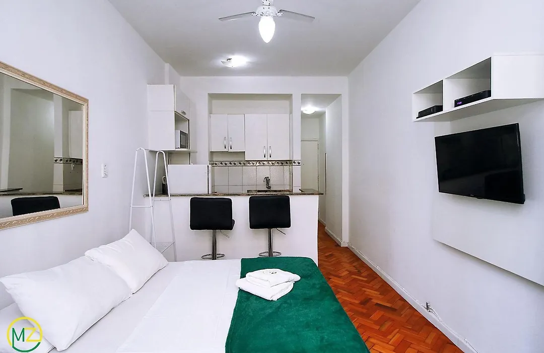 Studio muito economico p/ 3 pessoas em Copacabana-1