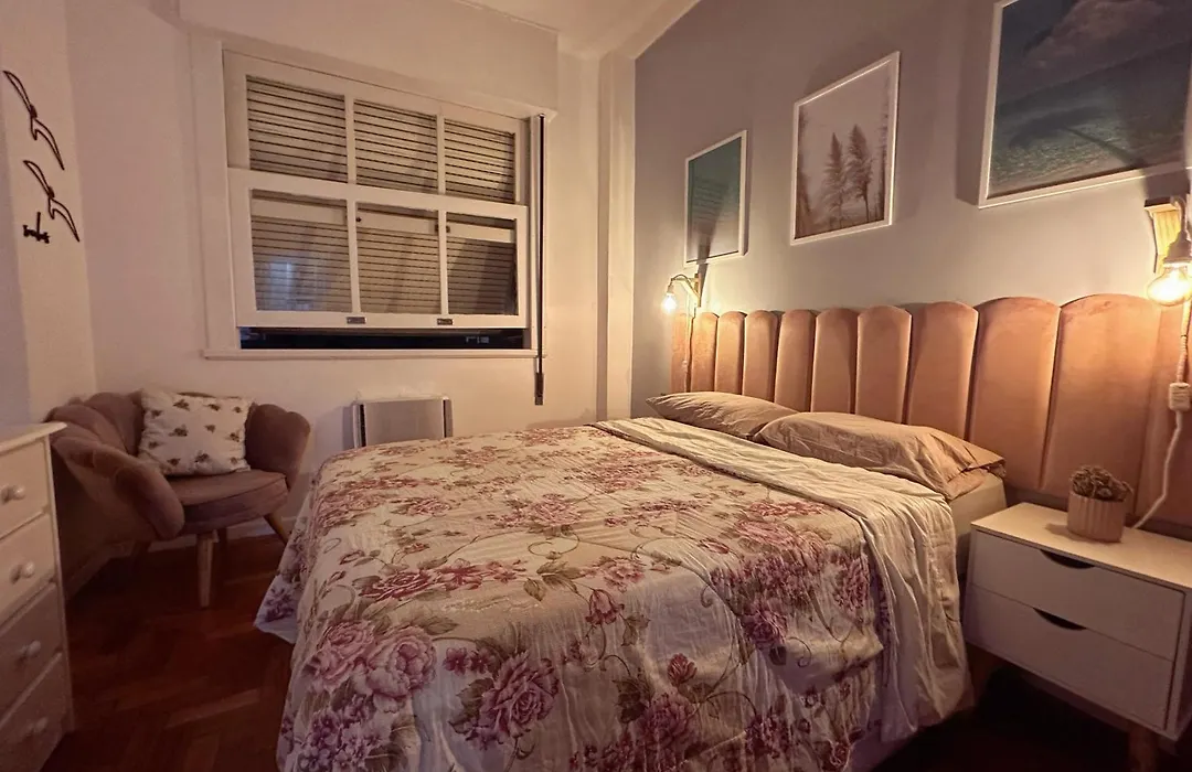 Apartamento c/vista p o mar no Leme-1