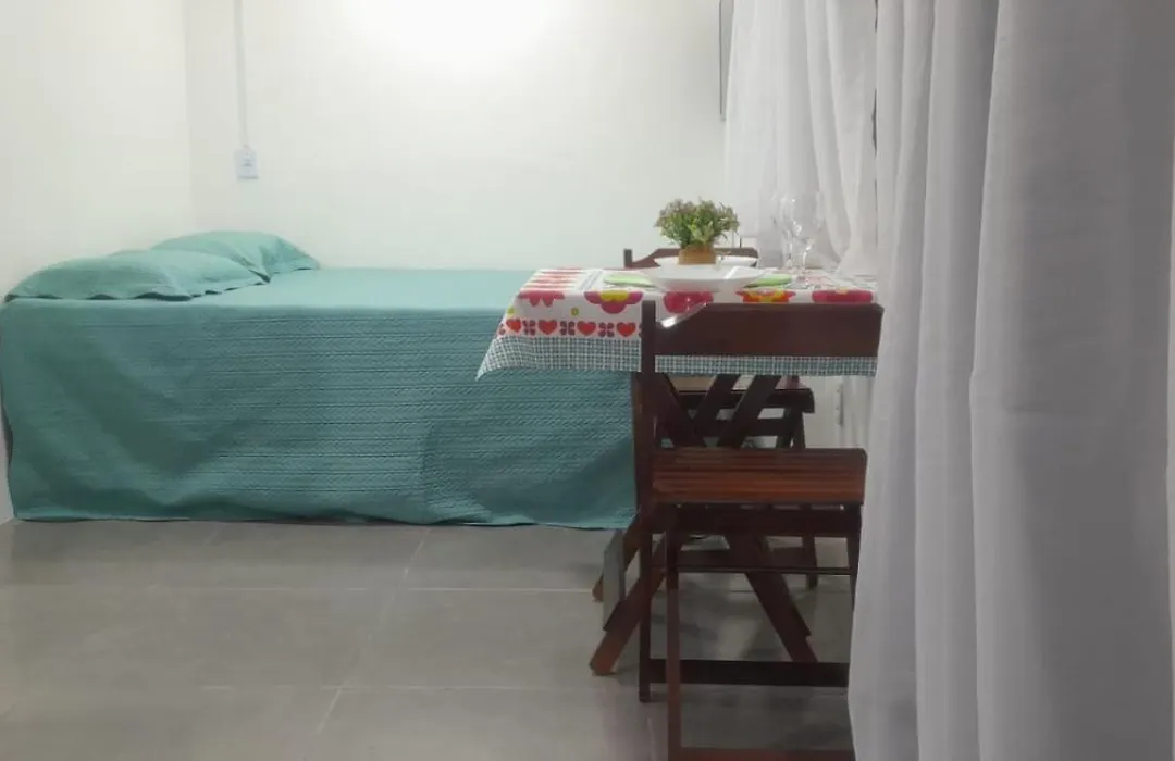 Kitnet em Botafogo acesso apenas por escada-1