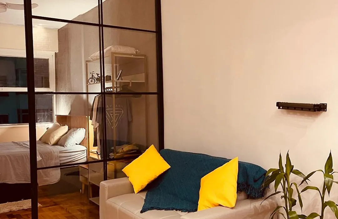 Quadra praia! Loft industrial requintado NOVO para 4 pessoas vizinho COPACABANA PALACE!-1
