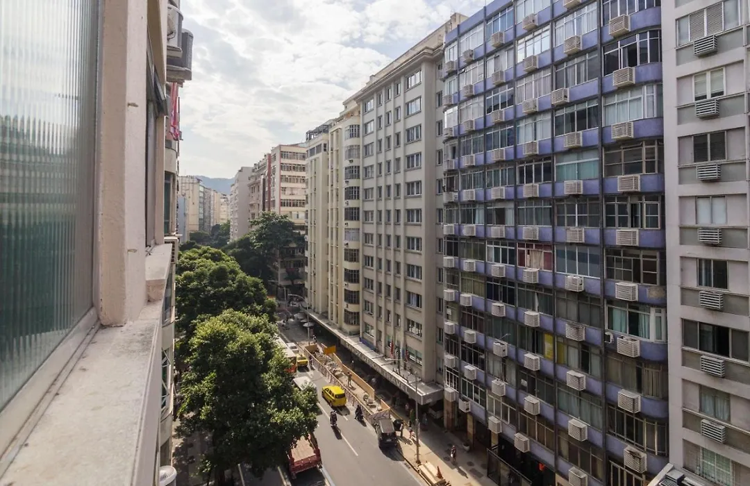 BOM E BARATO a 200 metros da praia - Av Copacabana 1032 ap 705-1