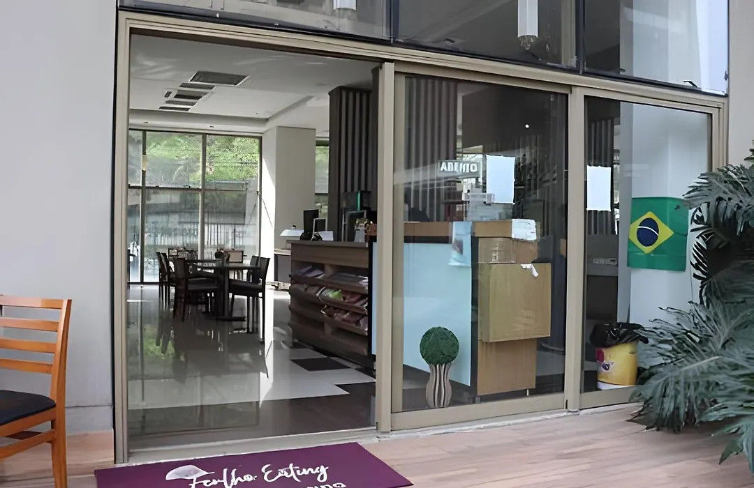 FLAT VPM - Cozinha, Varanda, Ar Cond, Estacionamento, Cama Queen, Vista Incrível, 400mb Wi-fi, TV Smart, Serviços de Streaming, Ducha Forte, Próximo a Barra da Tijuca e Recreio, 10min de carro da Praia-1