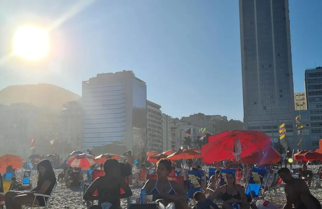 Copacabana pé na areia esquina com Avenida Atlântica-1