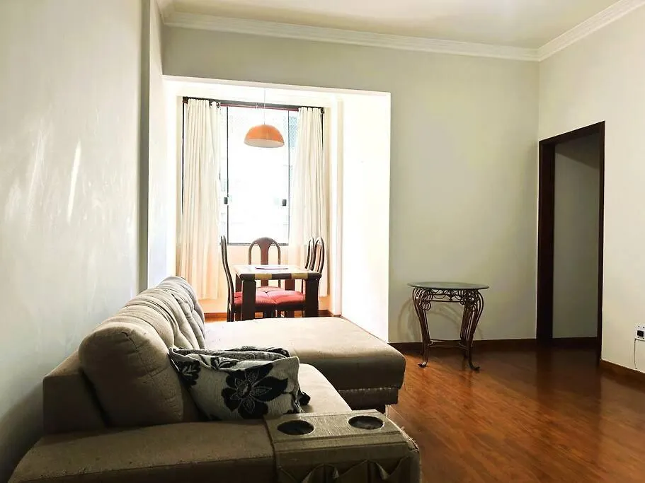 Amplo Apartamento no Posto 4-1