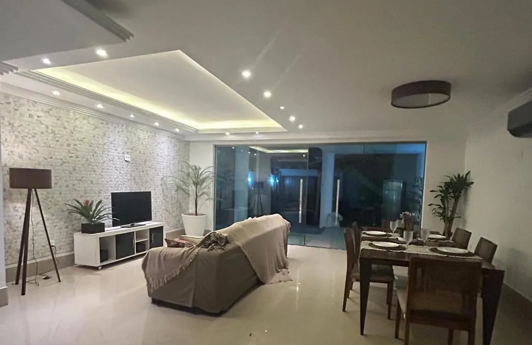 LINDA CASA EM CONDOMINIO de LUXO PERTO DA PRAINHA-1