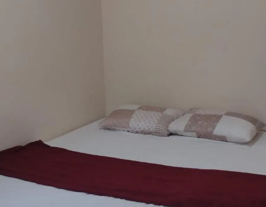 Quarto de casal em casa de vila-1