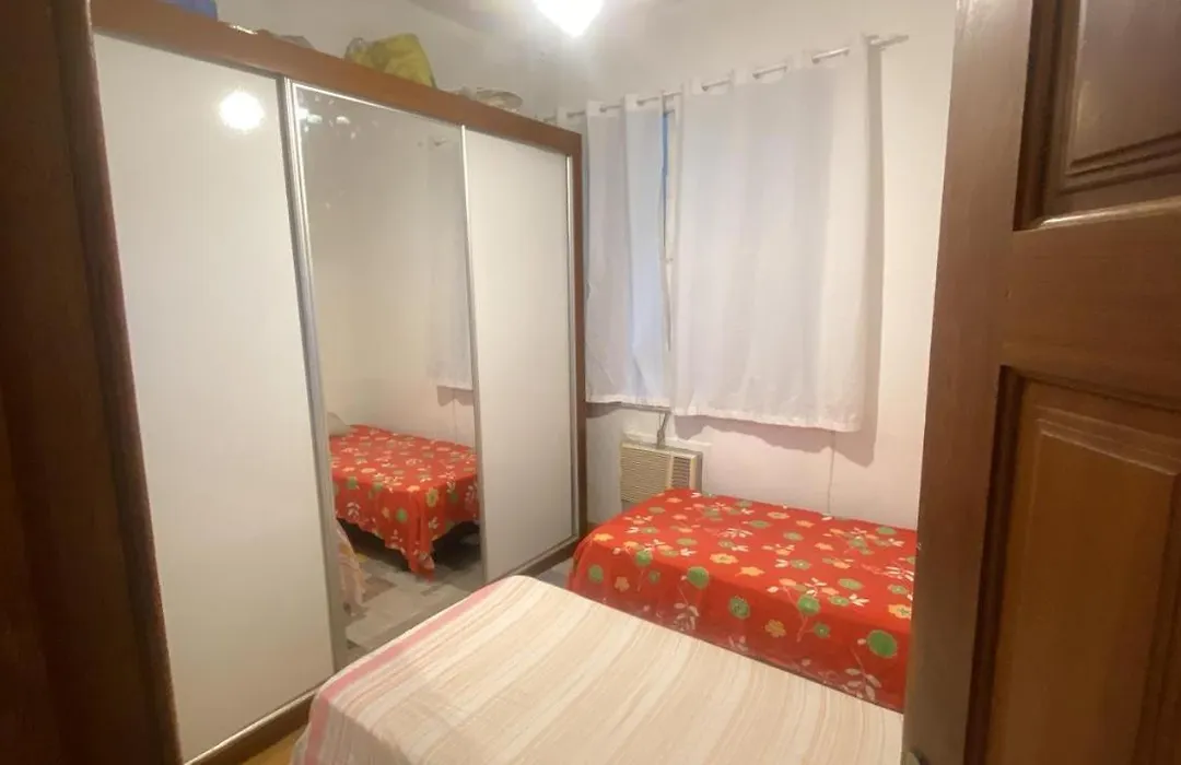 Quarto em apto no Flamengo-1