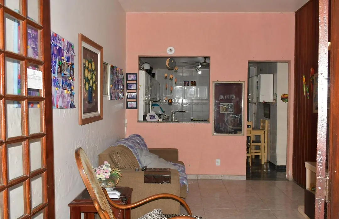 Casa com Quarto Duplo com Banheiro Privativo-1