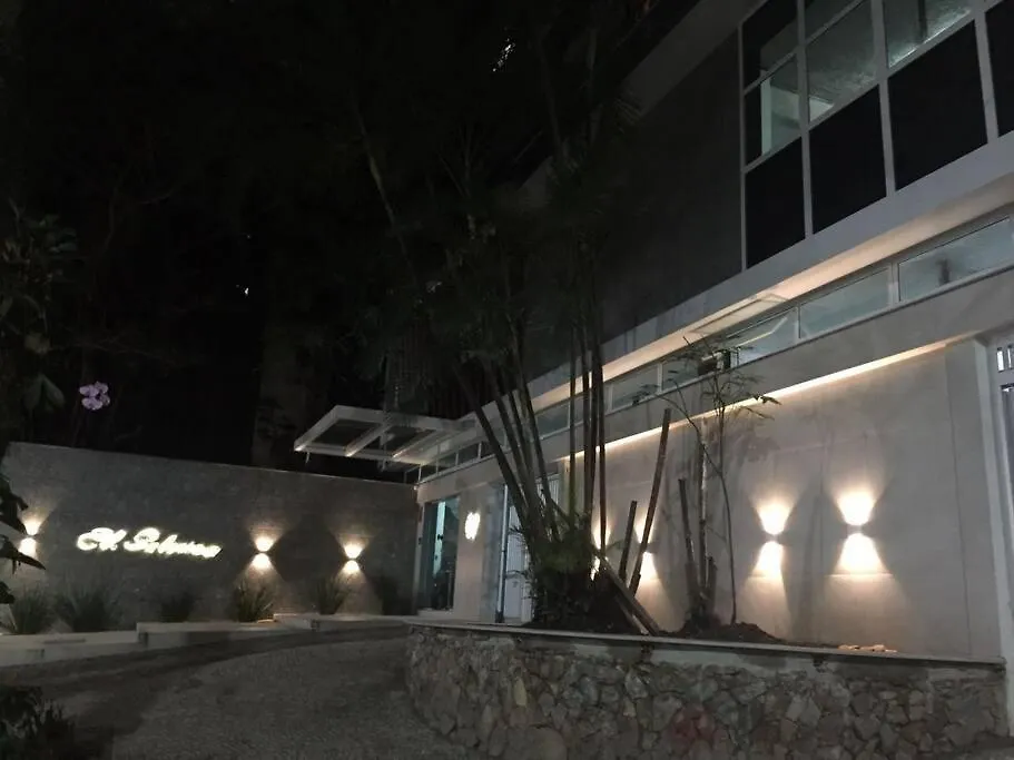 Ipanema Alto Padrão, 03 quartos com suíte, 03 banheiros, portaria 24h-1