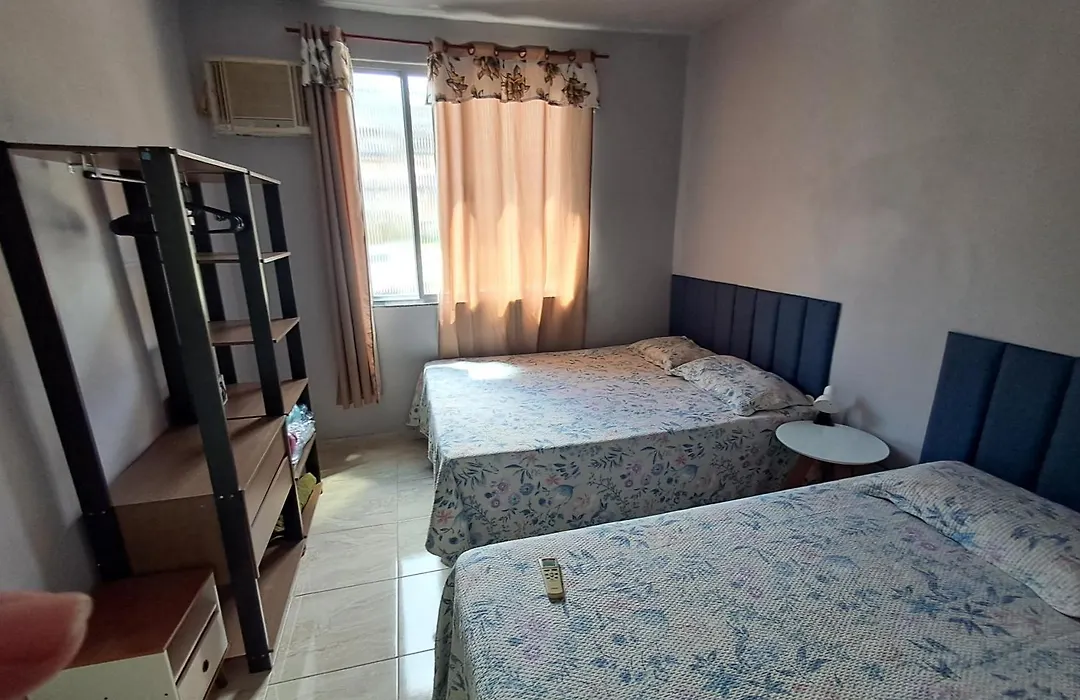 Casa com 2 Camas Queen e 1 King em Quartos Climatizados-1