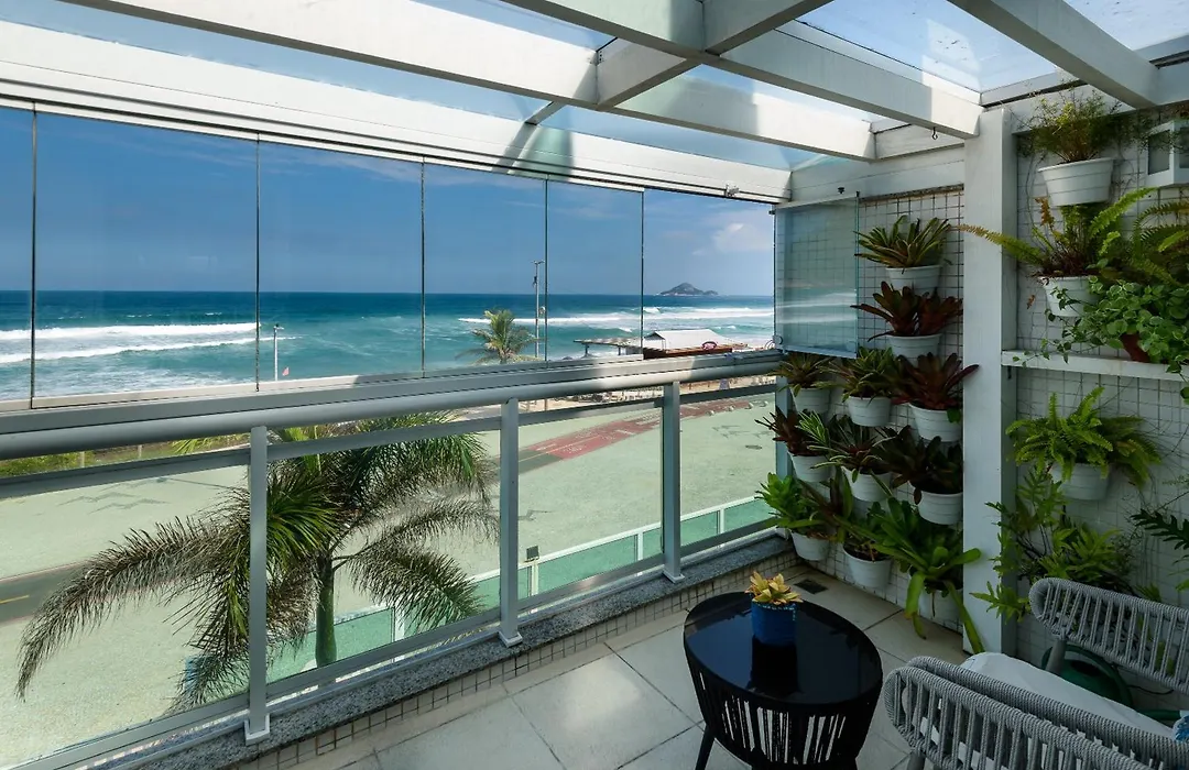 Frente Mar no Recreio com Varanda Privativa e Vista Deslumbrante-1