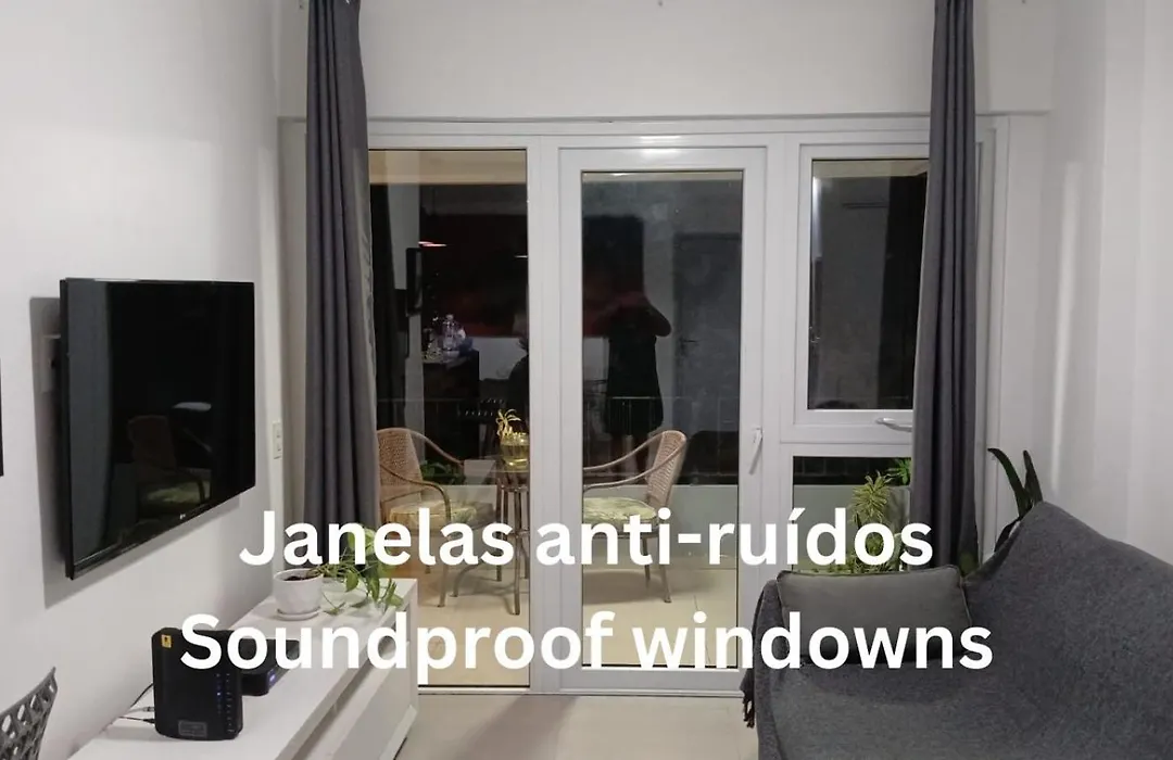 Apt perto da praia c vaga e arrumadeira e janelas anti ruídos-1