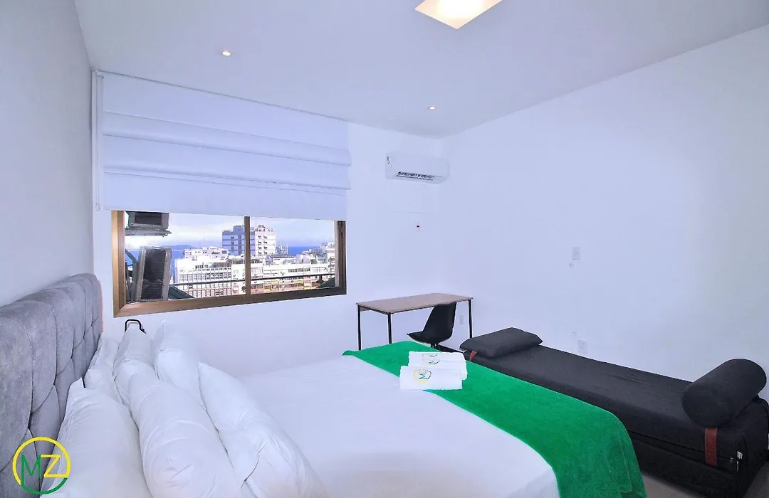 Incrível sala e quarto com varanda em Ipanema-1