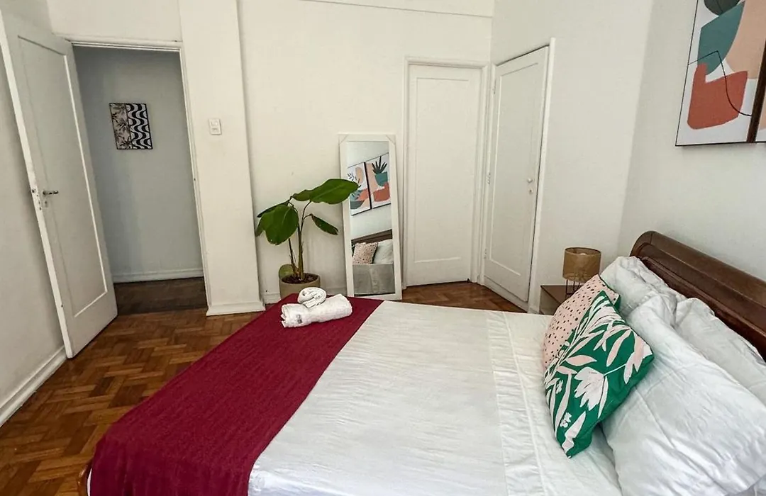 Stunning 3-Bedroom Flat In The Heart Of Ipanema-1
