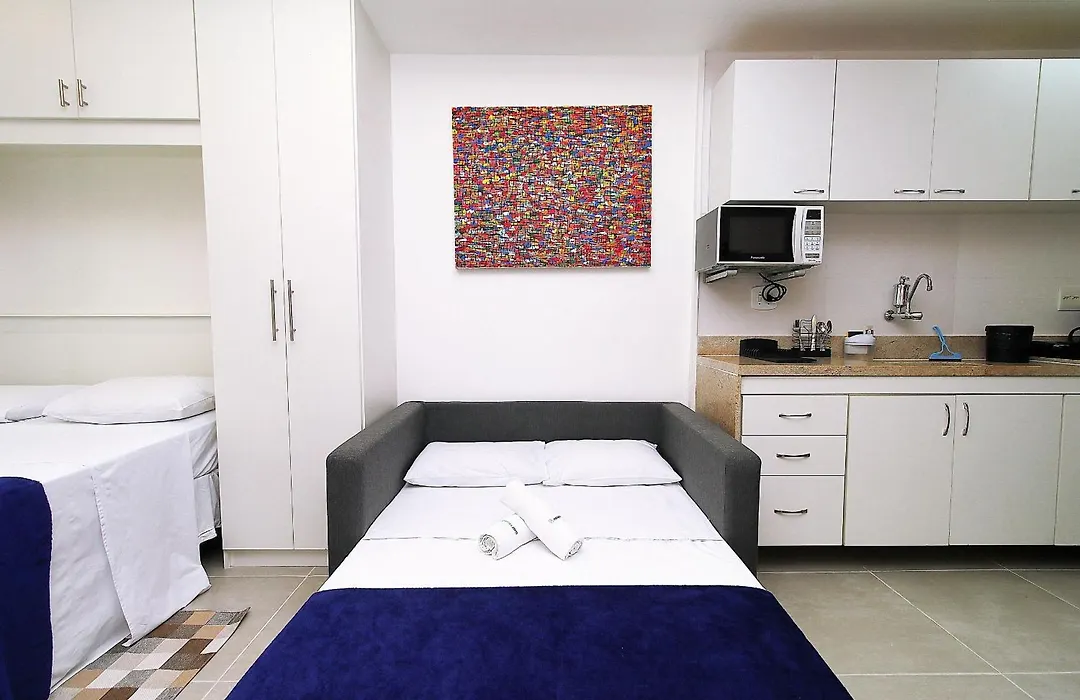 Studio com garagem gratuita em Copacabana perto da praia C059-1