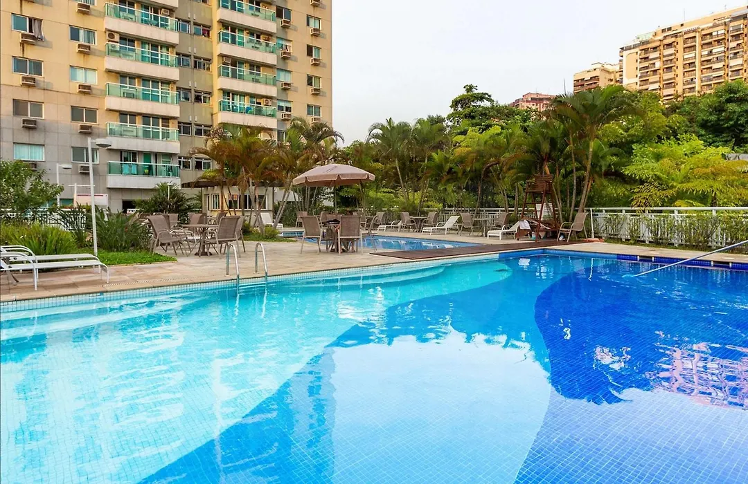 Confortável a 5 min da Praia da Barra da Tijuca-1