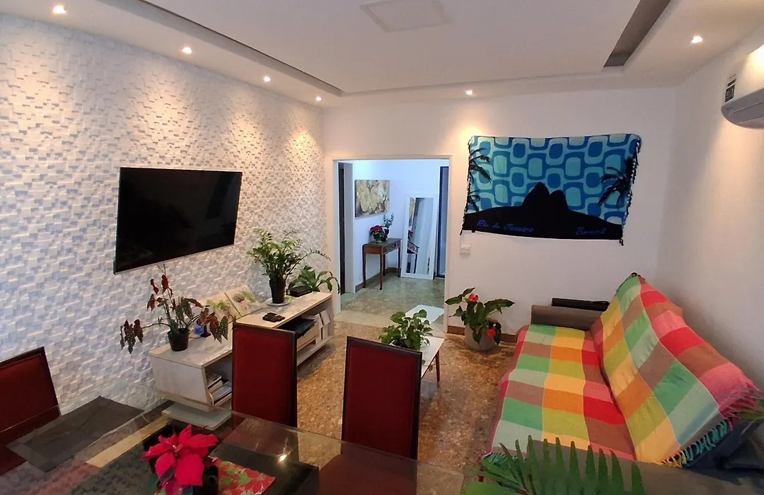 quiet beachfront room in shared apartment - quarto tranquilo num apartamento compartilhado em frente a praia-1