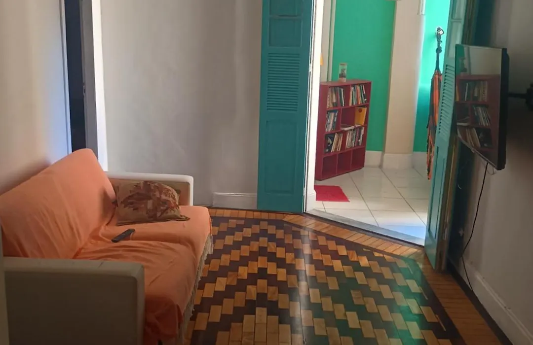 Quarto confortável e arejado-1