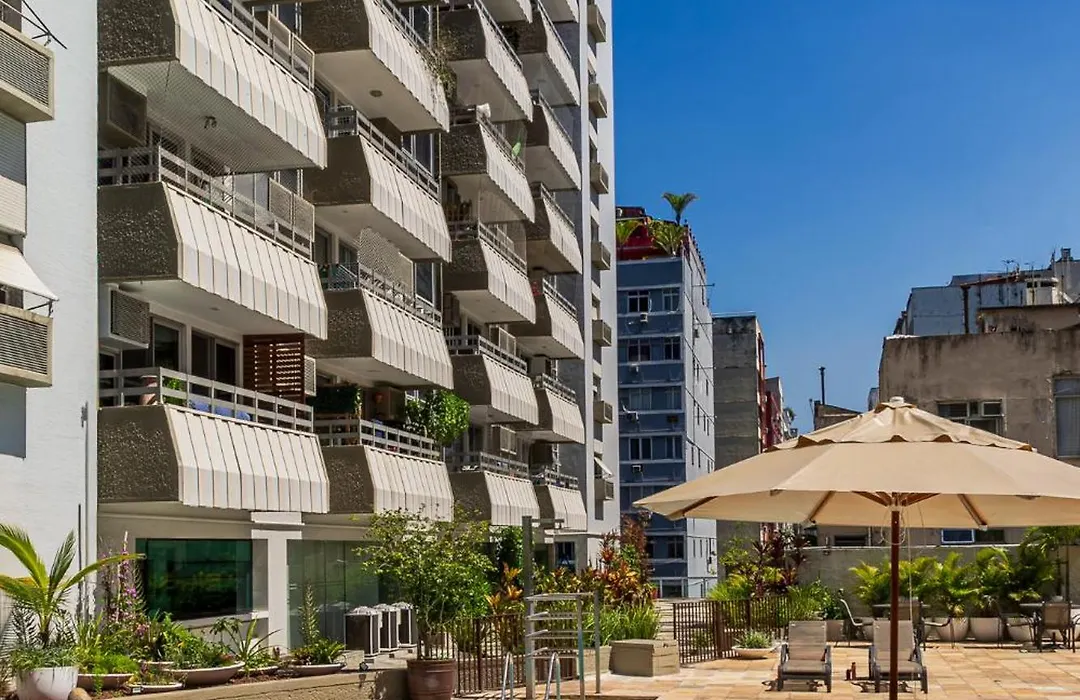 Flat - Melhor localização em Copacabana com vista para o Cristo e Estacionamento-1