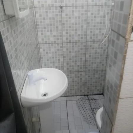kitnet Maysa em Benfica RJ-2
