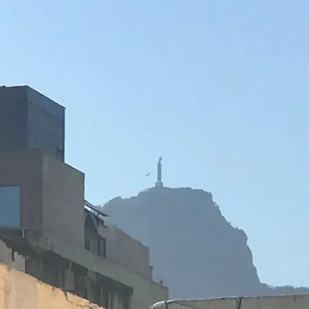 excelente apto quarto e sala Ipanema posto 9-2