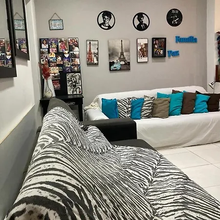 Em Copacabana apartamento mobiliado no posto 6-2