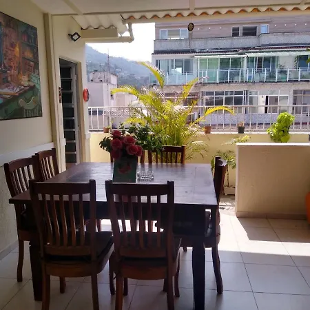 Quarto em Cobertura com vista para o mar 1-2