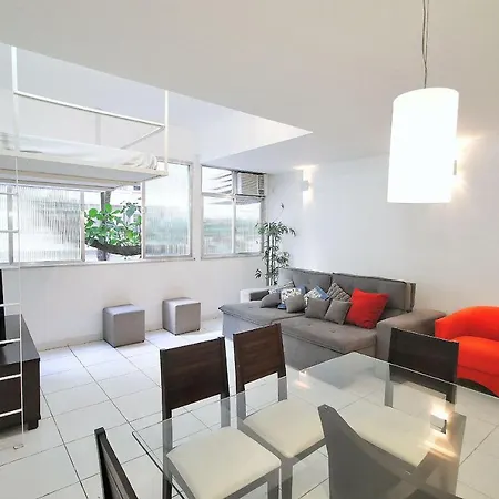 Apartamento 2 quartos espaçoso no Leme-3