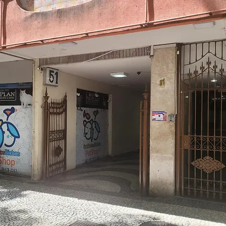 Lindo Flat em Cobertura ao lado da Praia do Posto 6-2