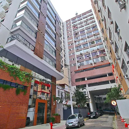 Studio luxo NOVO em Copacabana para até 3 pessoas-3