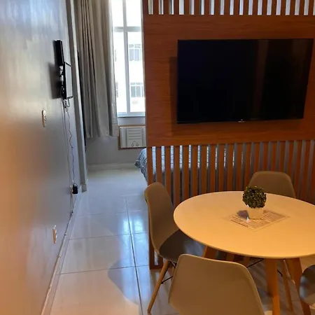 Apartamento/Studio encantador no Posto 6 em Copa.-3