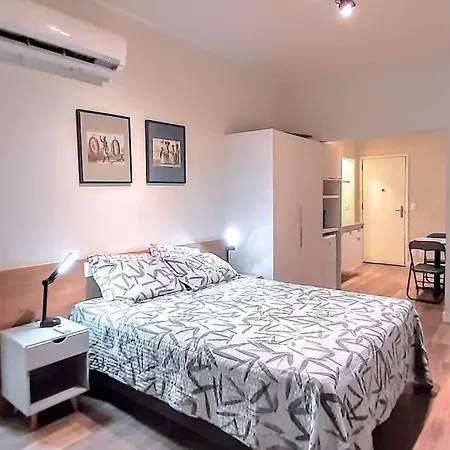 Av Atlantica - Terreo - Ao Lado Do Hotel Othon Palace-2