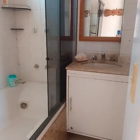 Alugo quarto próximo a praia em nossa residência-2
