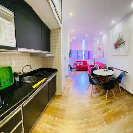 Apartamento Xavier da Silveira 40-3