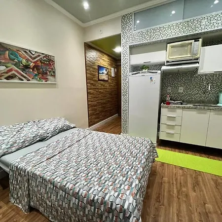 Studio 98 Metros da Praia SC98-405-2